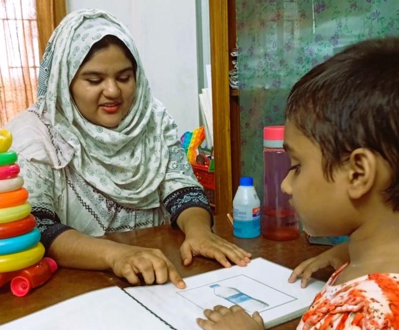 স্পিচ থেরাপিতে বাকহীনের মুখে ফুটল ভাষার ফুল